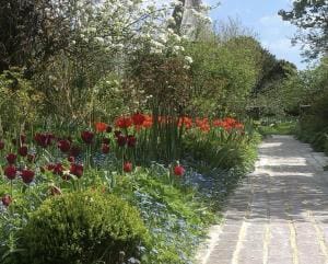 Monks House Garden family onlocation photography kent