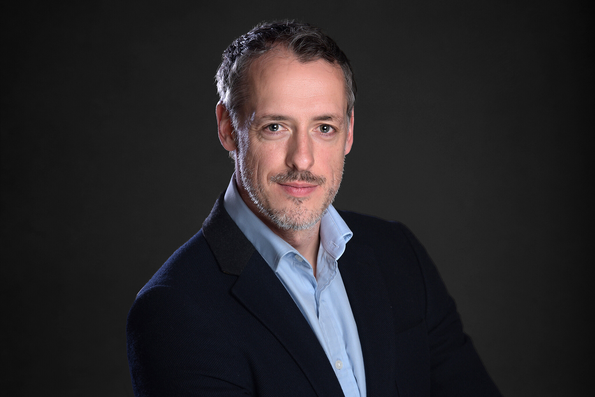 corporate headshots photographer sittingbourne kent