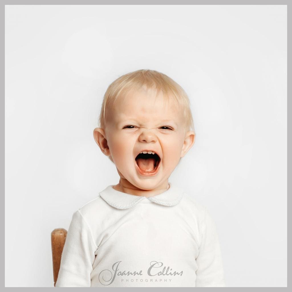 siblings studio photoshoot sittingbourne all in white 2 boys